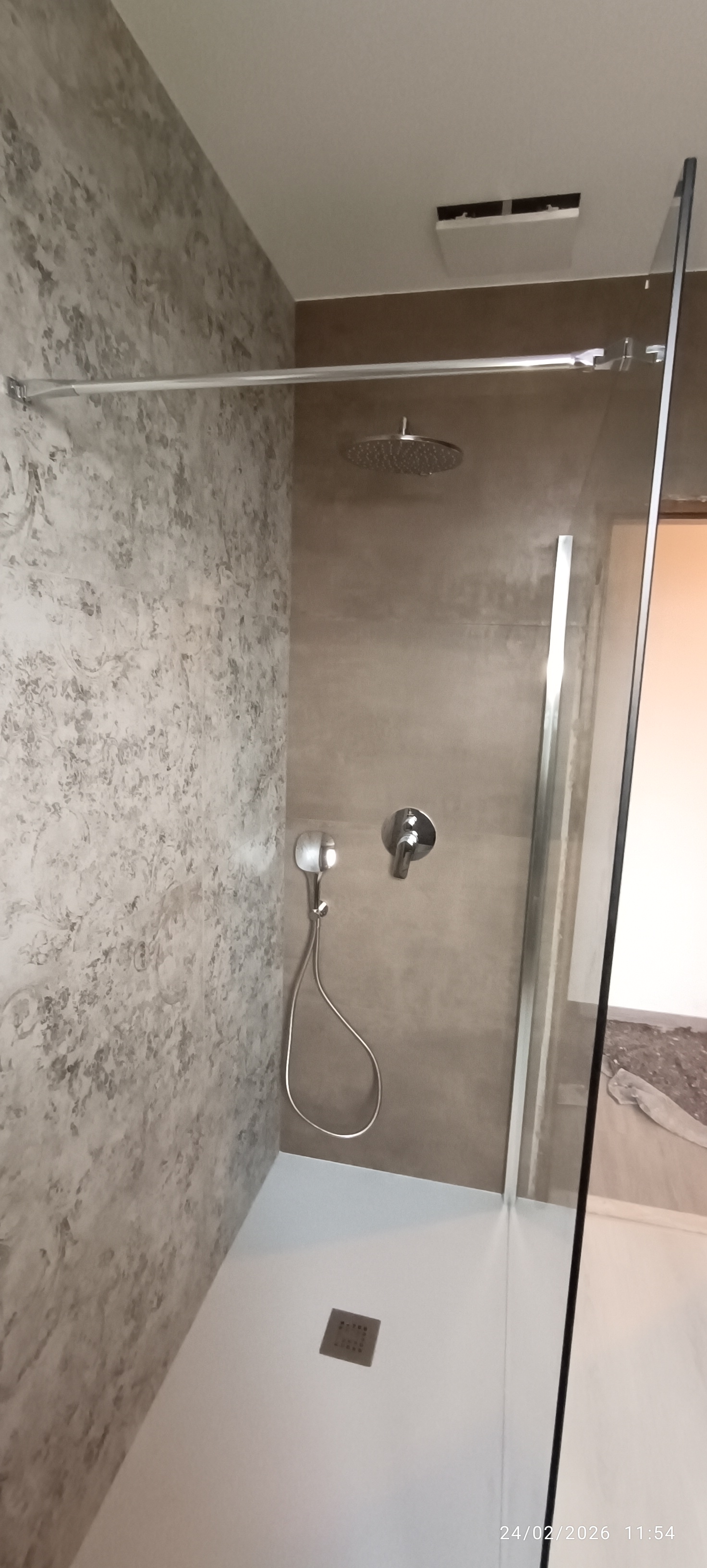 Rifacimento bagno a Treviso con doccia filo pavimento